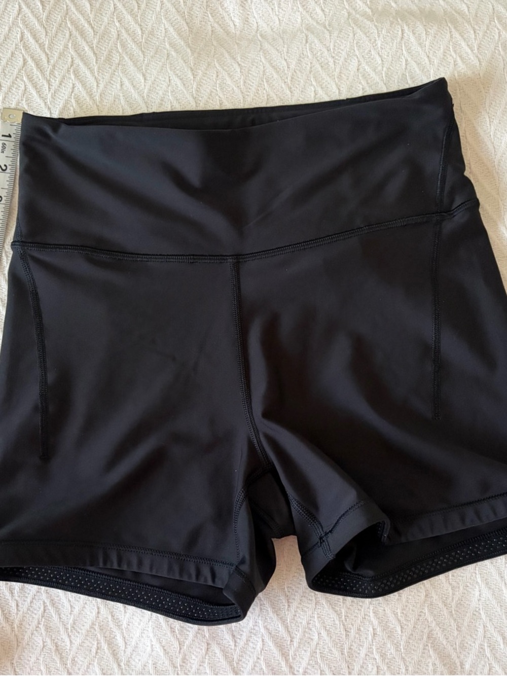 Athleta Pacesetter 4” Shortie in Black
